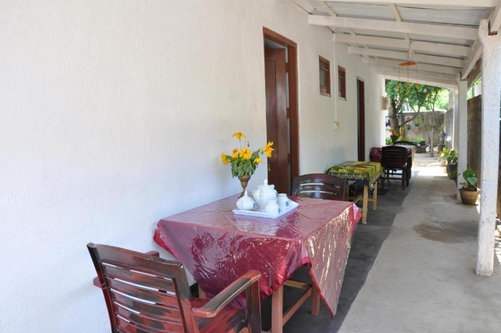Celine'S Home Mirissa Bagian luar foto